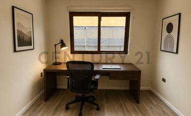 CASA REMODELADA EN VENTA EN LAS CONDES 4 DORM + SALA