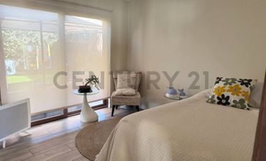 CASA REMODELADA EN VENTA EN LAS CONDES 4 DORM + SALA