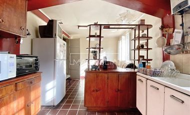 Casa en venta 4D, 3B, 3E, piscina y gran terreno en Ñuñoa.