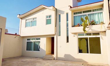 Casa en Renta con 4 habitaciones  Metepec Zona Los Castaños
