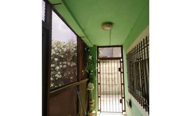 Casa 3amb con parque/ Barrio Los Pinares