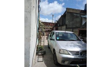 Casa 3amb con parque/ Barrio Los Pinares