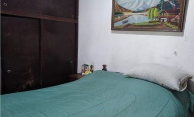 Casa 3amb con parque/ Barrio Los Pinares