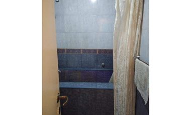 Casa 3amb con parque/ Barrio Los Pinares