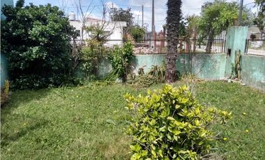Casa 3amb con parque/ Barrio Los Pinares