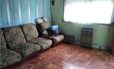 Casa 3amb con parque/ Barrio Los Pinares
