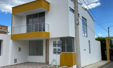 casa en venta en urbanizacion colina campestre. Cod V2457