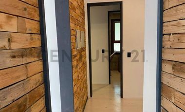 Lujosa residencia de diseño moderno-rústico en entorno natural privado