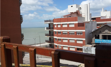 Importante Casona a metros del mar ideal hostel o renta temporaria. Zona La Perla
