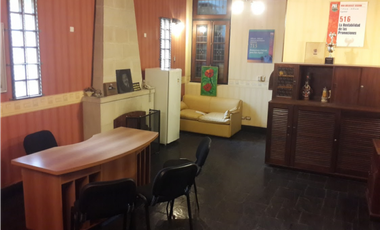 Importante Casona a metros del mar ideal hostel o renta temporaria. Zona La Perla