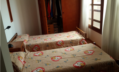 Importante Casona a metros del mar ideal hostel o renta temporaria. Zona La Perla