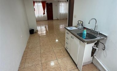 HERMOSA PROPIEDAD EN PASAJE CERRADO AL LADO DE AV GABRIELA.