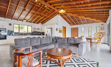 casa en arriendo en vereda la miel. Cod A22445