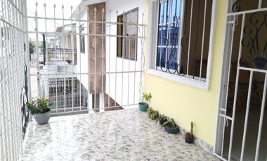 Casa de dos plantas en Las Gaviotas