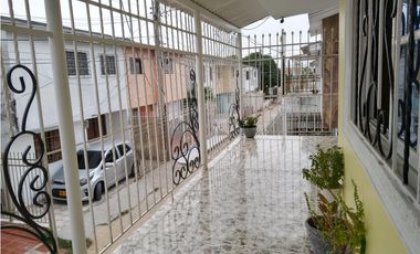Casa de dos plantas en Las Gaviotas