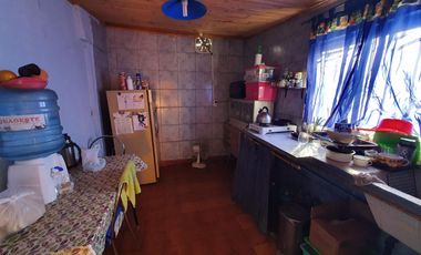 Casa 4 amb. y depto en venta - Moreno