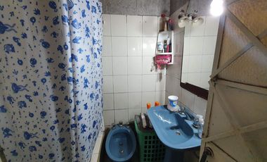 Casa 4 amb. y depto en venta - Moreno