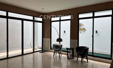 Serenia Hills With 4 Bedrooms Semi Furnished S Pool