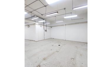 SE ARRIENDA LOCAL COMERCIAL EN LA MARGEN IZQUIERDA DE MONTERA