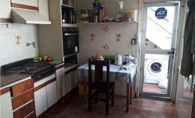 Chalet 4 ambientes. Patio. Quincho. Zona Chauvin.