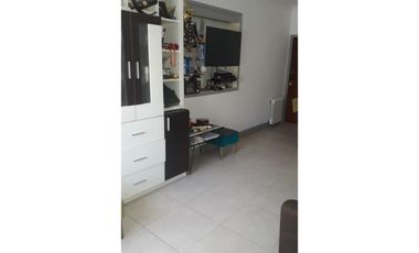Chalet 4 ambientes. Patio. Quincho. Zona Chauvin.