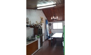 Chalet 4 ambientes. Patio. Quincho. Zona Chauvin.