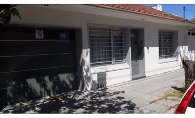 Chalet 4 ambientes. Patio. Quincho. Zona Chauvin.
