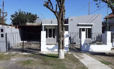 Casa venta 3 dormitorios, 2 baños y 145 mts 2 cubiertos-Terreno 215 mts 2 -Altos de San Lorenzo