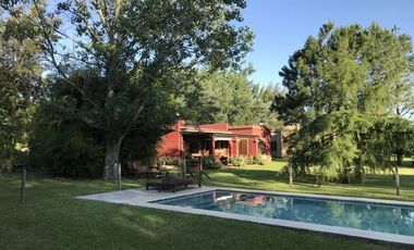Excelente oportunidad casa de campo en Club de Campo Santa Catalina - Mallmann Propiedades
