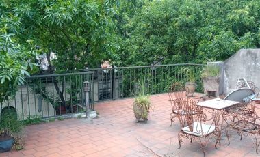 Venta Depto. Tipo casa. con local. c/Terraza