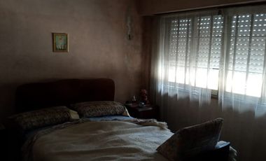 Venta Depto. Tipo casa. con local. c/Terraza