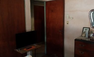 Venta Depto. Tipo casa. con local. c/Terraza