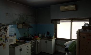 Venta Depto. Tipo casa. con local. c/Terraza