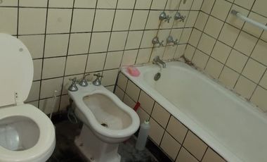 Venta Depto. Tipo casa. con local. c/Terraza