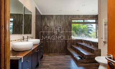 Casa en venta de 6 dorm. en Curacaví