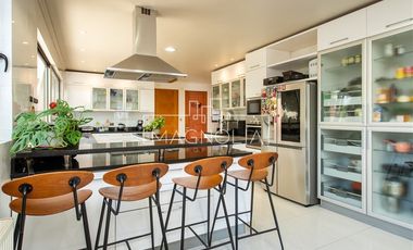 Casa en venta de 6 dorm. en Curacaví