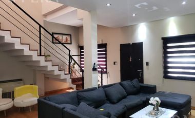 Venta casa 6 ambientes con cochera, galería y fondo libre en Villa Dominico (30595)