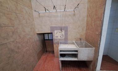 COD. 4637 - SE ARRIENDA CASA - BARRIO: MUTIS