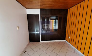 COD. 4637 - SE ARRIENDA CASA - BARRIO: MUTIS