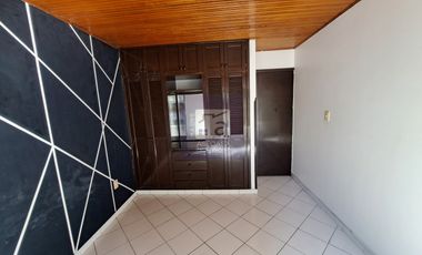 COD. 4637 - SE ARRIENDA CASA - BARRIO: MUTIS