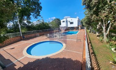 COD. 4637 - SE ARRIENDA CASA - BARRIO: MUTIS