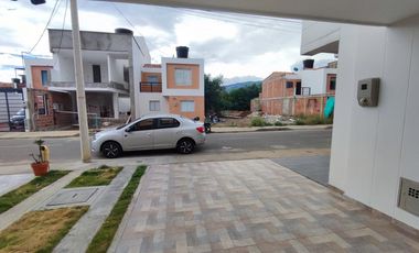 casa en venta en lomitas. Cod V28021