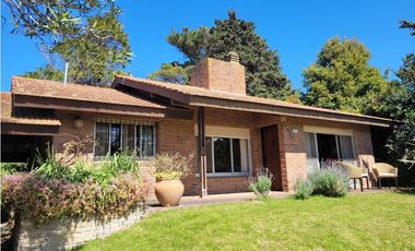 Casa en Venta - Zona Golf - Construcción Solida - Cercana al Mar