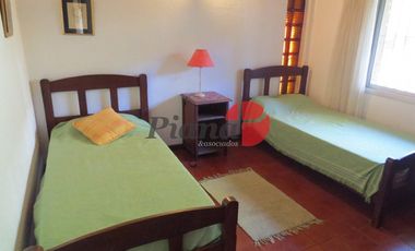 Casa en Venta - Zona Golf - Construcción Solida - Cercana al Mar