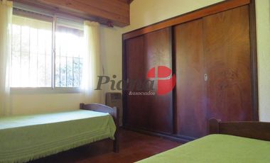 Casa en Venta - Zona Golf - Construcción Solida - Cercana al Mar