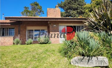 Casa en Venta - Zona Golf - Construcción Solida - Cercana al Mar