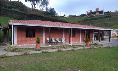 Vendo casa en Gómez Plata Antioquia zona urbana 1.000 m2.