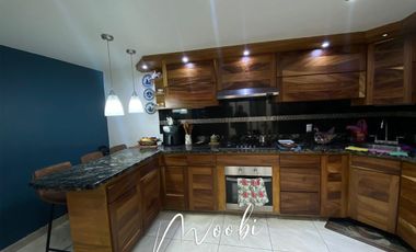 Excelente casa en esquina a media cuadra de Circunvalación