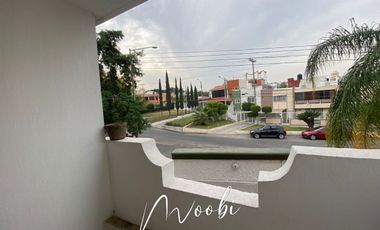 Excelente casa en esquina a media cuadra de Circunvalación