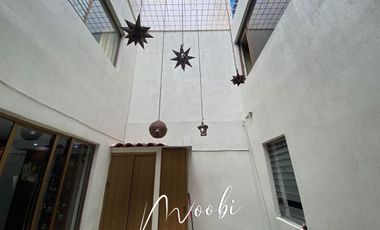Excelente casa en esquina a media cuadra de Circunvalación
